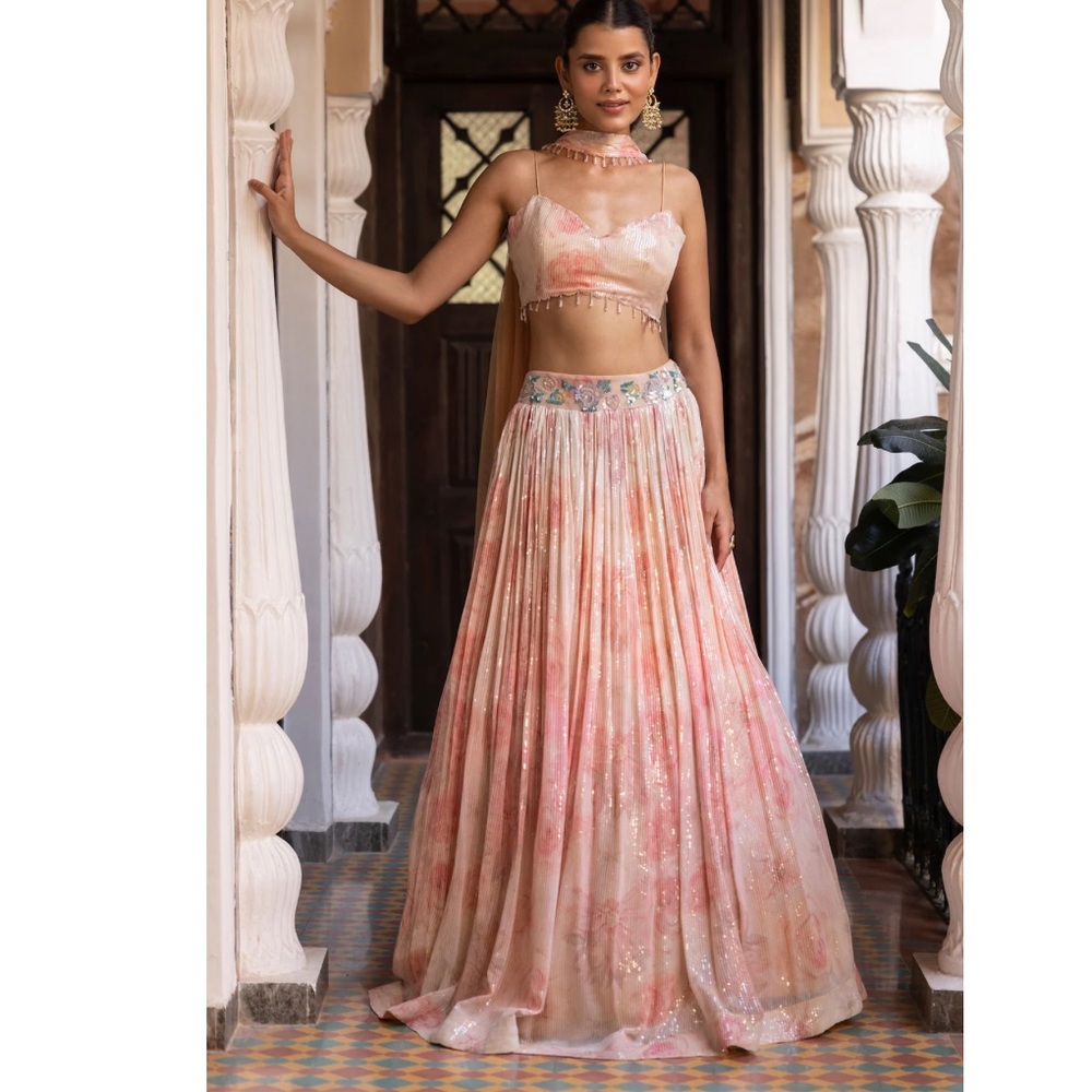 BASANTI - KAPDE AUR KOFFEE
Georgette, Soft Net & Embroidery Floral Lehenga Set
